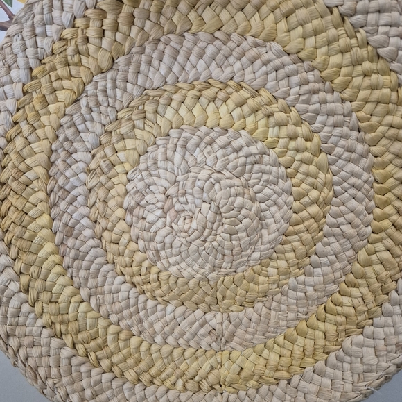 Straw Purse - Picture 2 of 6